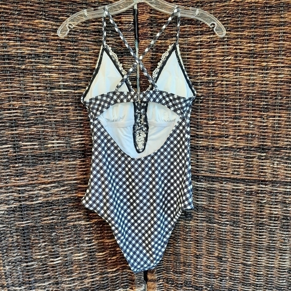 NWT Cupshe Women's Medium Gingham Swimsuit Lace Vintage One Piece Swimsuit Beach - Picture 3 of 9
